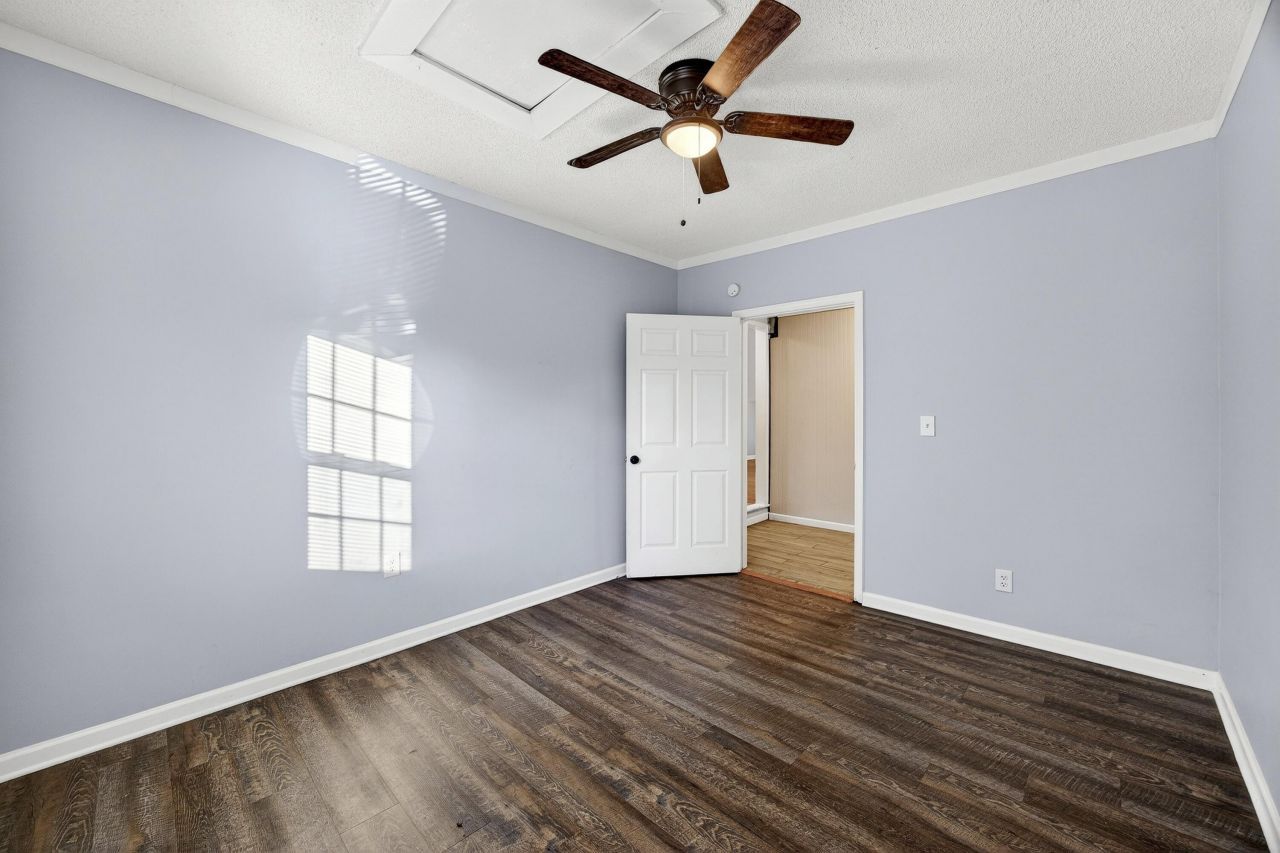 112 Pipestone Drive Photo 18