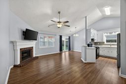 112 Pipestone Drive photo 4