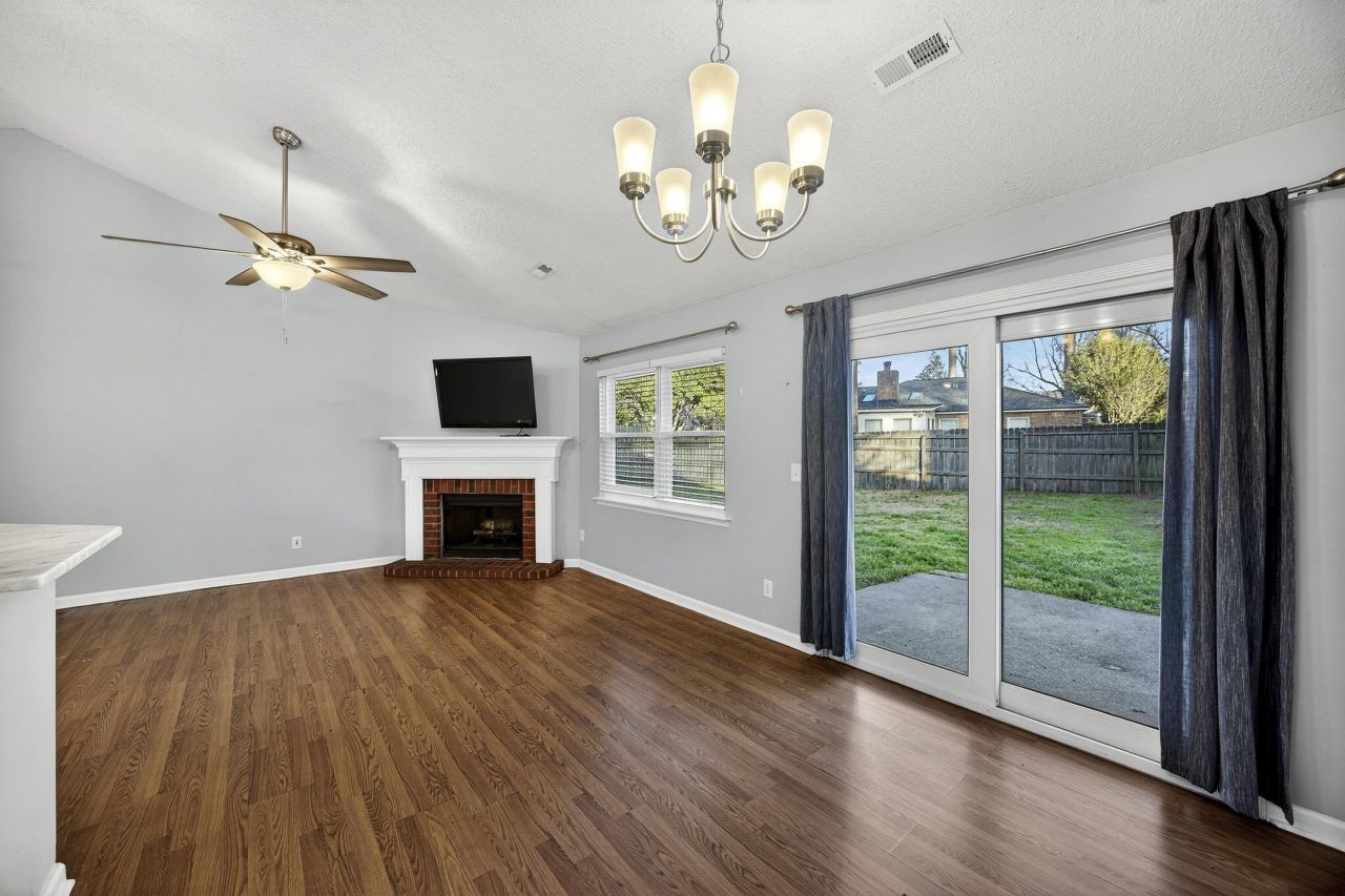 112 Pipestone Drive Photo 7