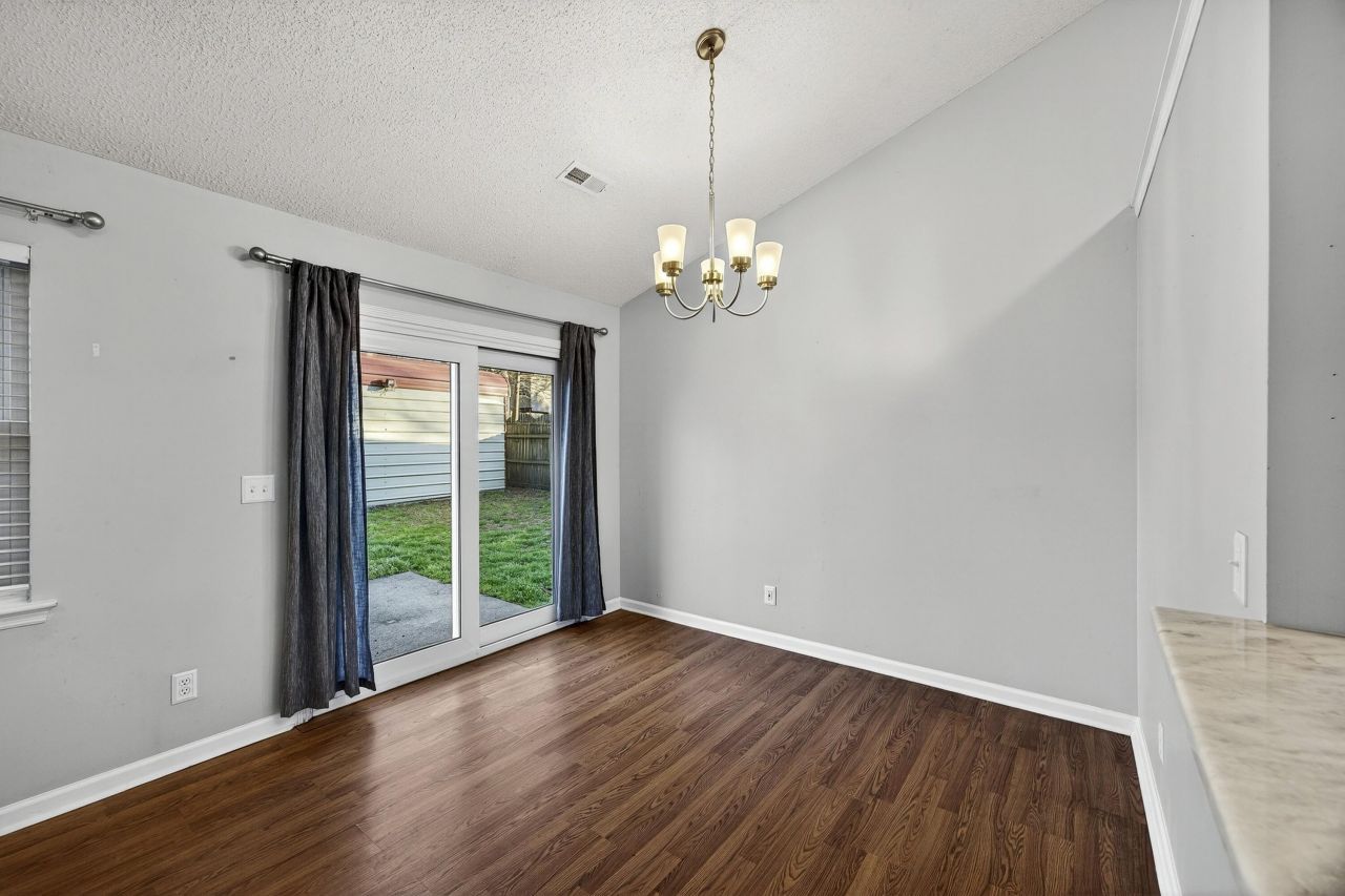 112 Pipestone Drive Photo 8