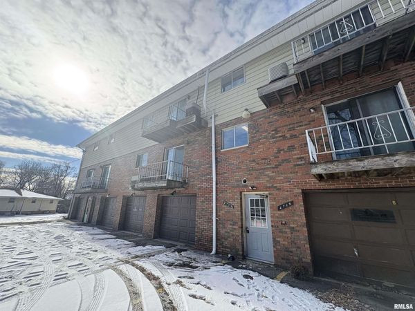 2719 W RADAN Avenue, Unit 6, West Peoria, IL 61604