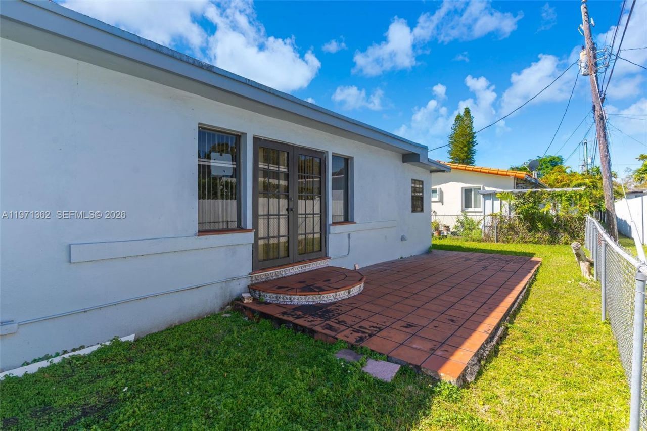 5959 SW 16th Ter, West Miami, FL 33155 Photo