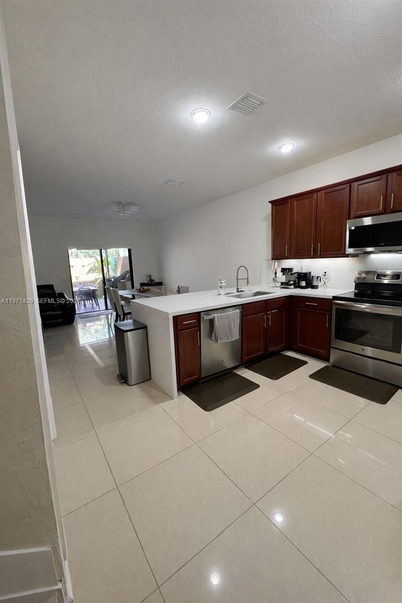 10255 NW 89th Ter, Doral, FL 33178 Photo