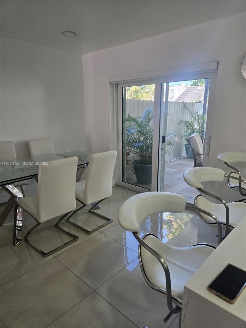 1067 W 37th St, Hialeah, FL 33012 Photo