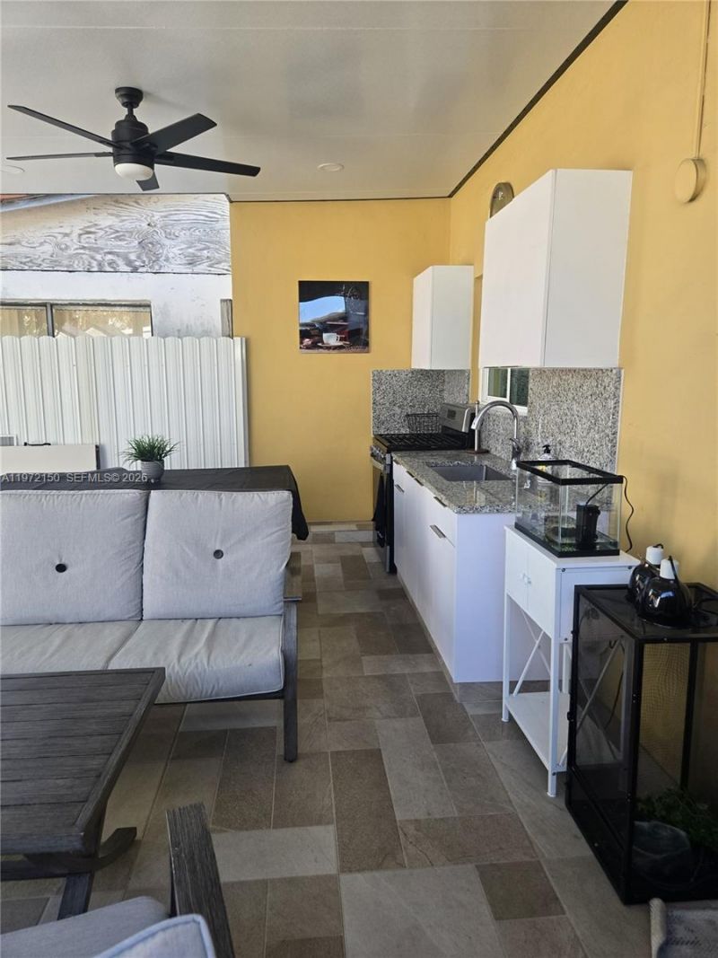 1067 W 37th St, Hialeah, FL 33012 Photo