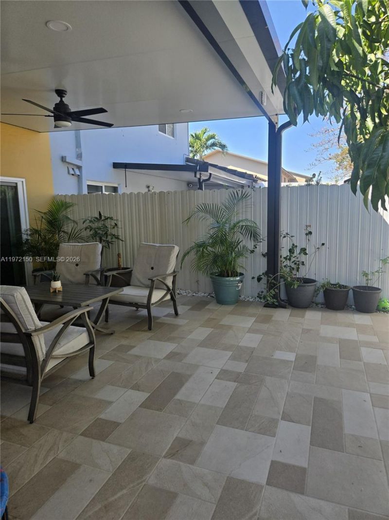 1067 W 37th St, Hialeah, FL 33012 Photo