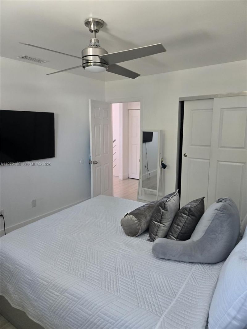 1067 W 37th St, Hialeah, FL 33012 Photo