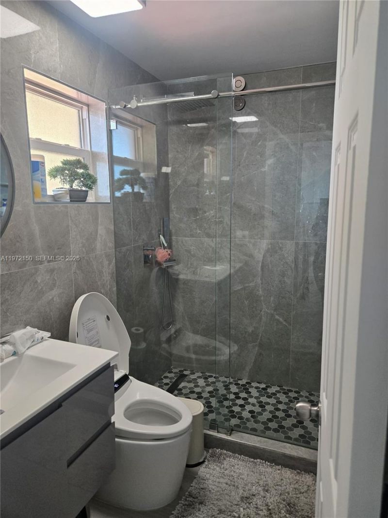 1067 W 37th St, Hialeah, FL 33012 Photo