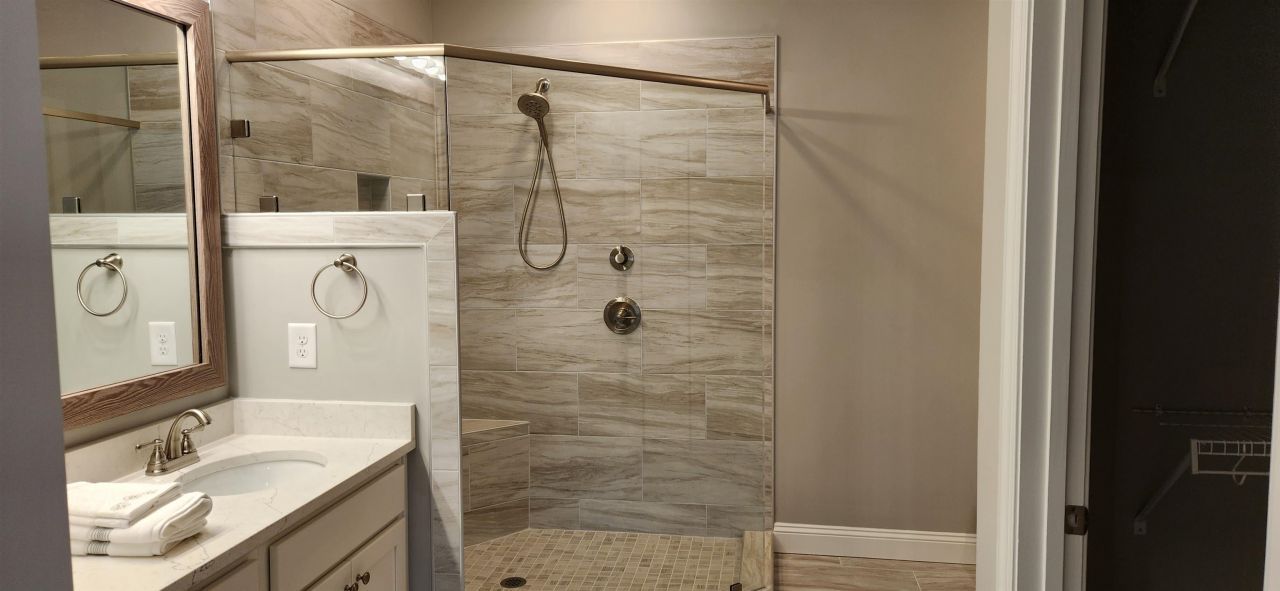 1144 Freeboard St. Photo 24