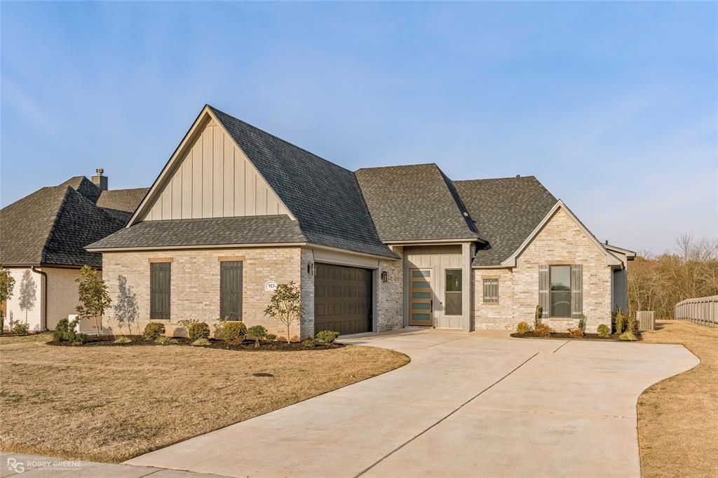 923 Chisolm Trail, Bossier City, LA 71111 Main Photo