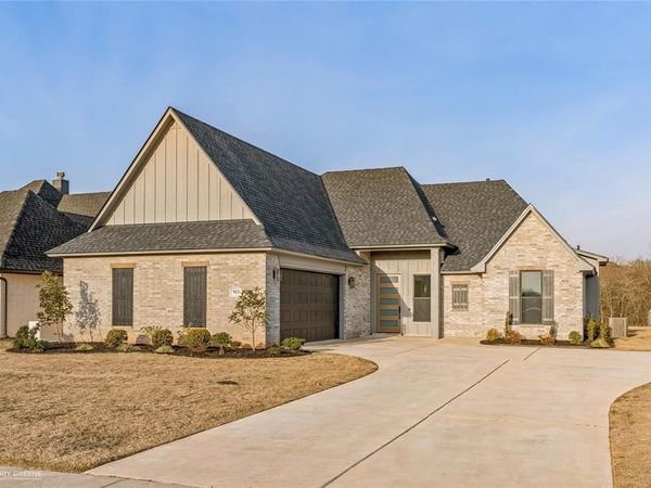 923 Chisolm Trail, Bossier City, LA 71111