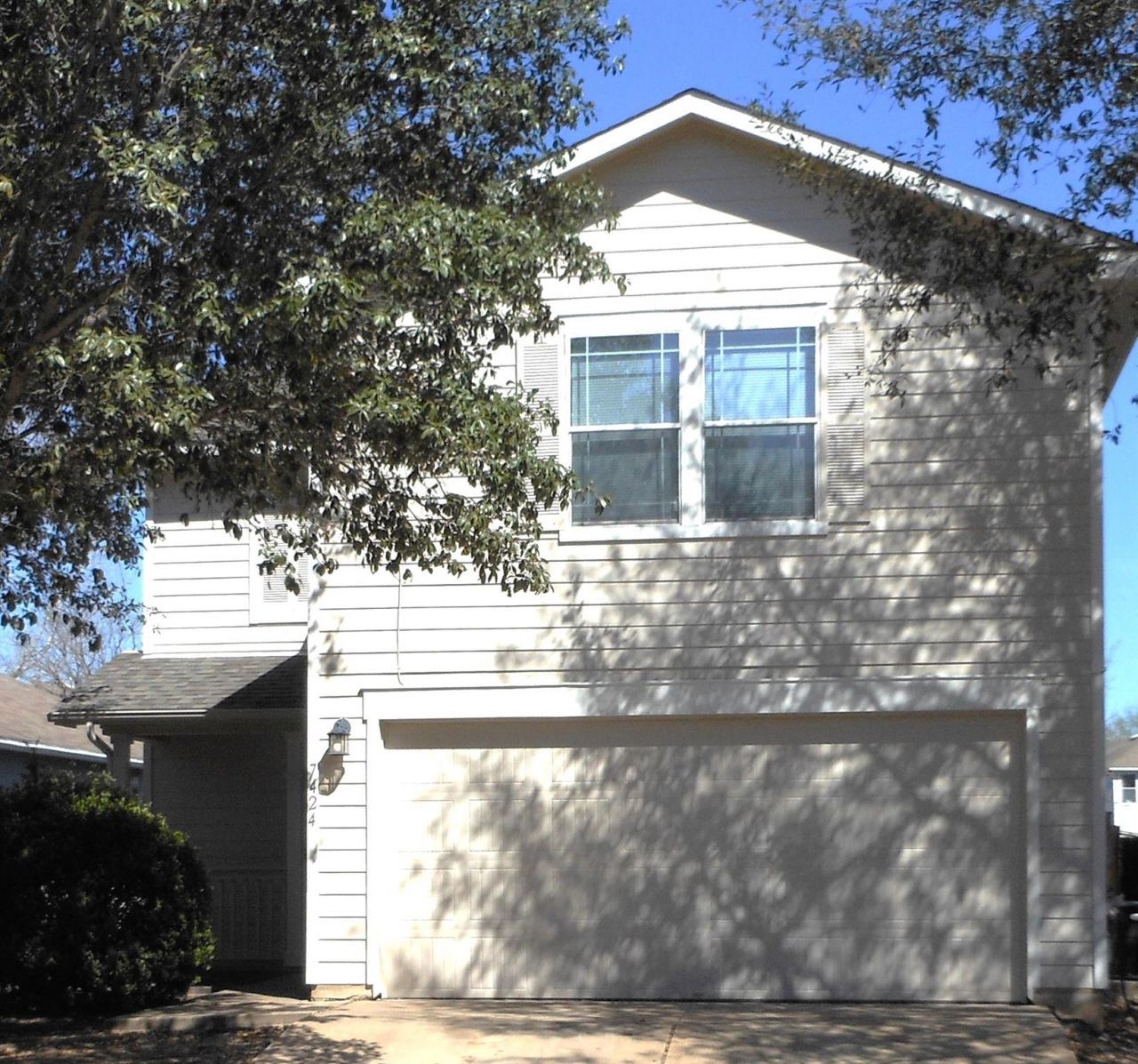 7424 Elk Pass Dr, Austin, TX 78744 Main Photo