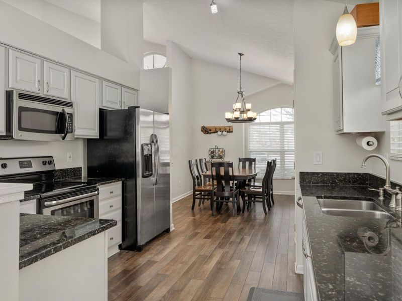 9230 Echo Hill Court, Columbus, OH 43240 Photo 11