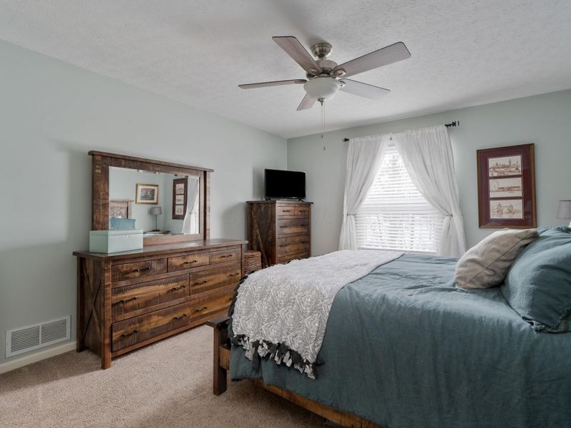 9230 Echo Hill Court, Columbus, OH 43240 Photo 18