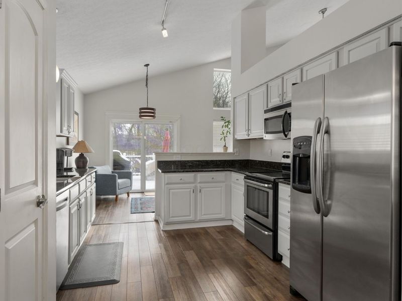 9230 Echo Hill Court, Columbus, OH 43240 Photo 8