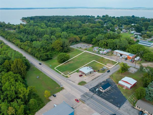 610 N Main Street, Eufaula, OK 74432