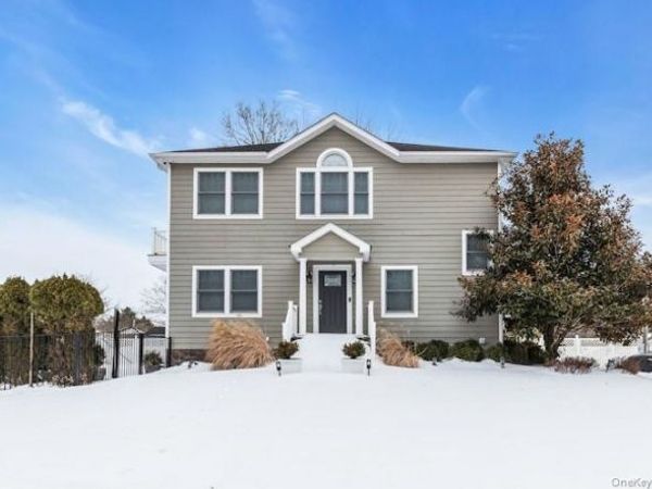 300 Fiddler Lane, Greenport, NY 11944