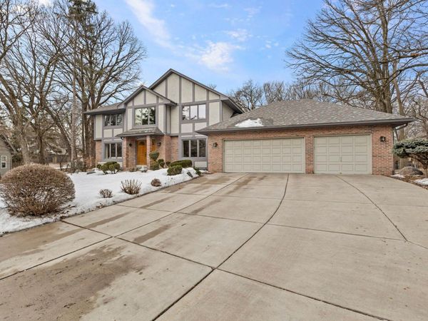 7334 W 114th Street Circle, Bloomington, MN 55438