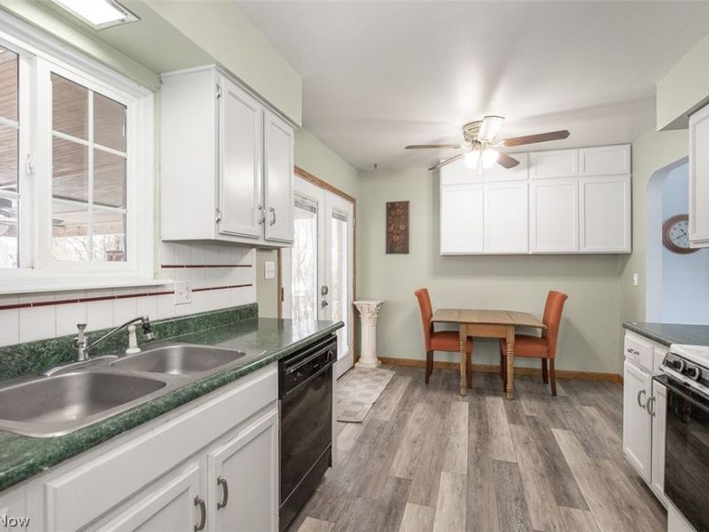 837 Jamestown Avenue, Elyria, OH 44035 Photo 8