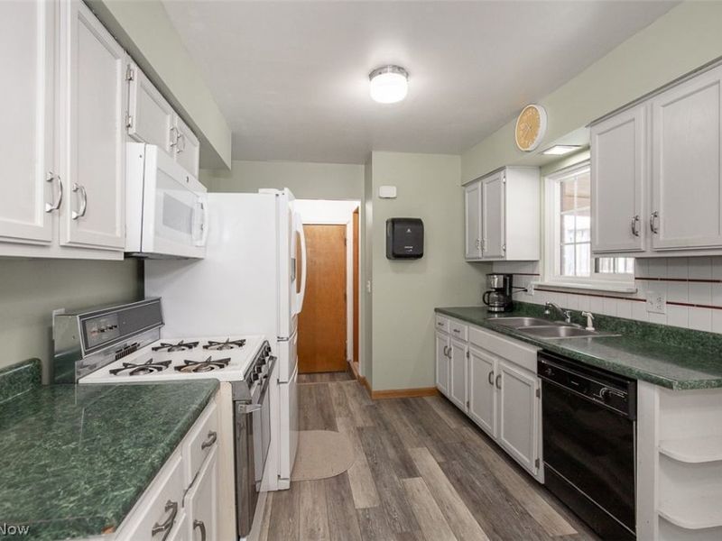 837 Jamestown Avenue, Elyria, OH 44035 Photo 9