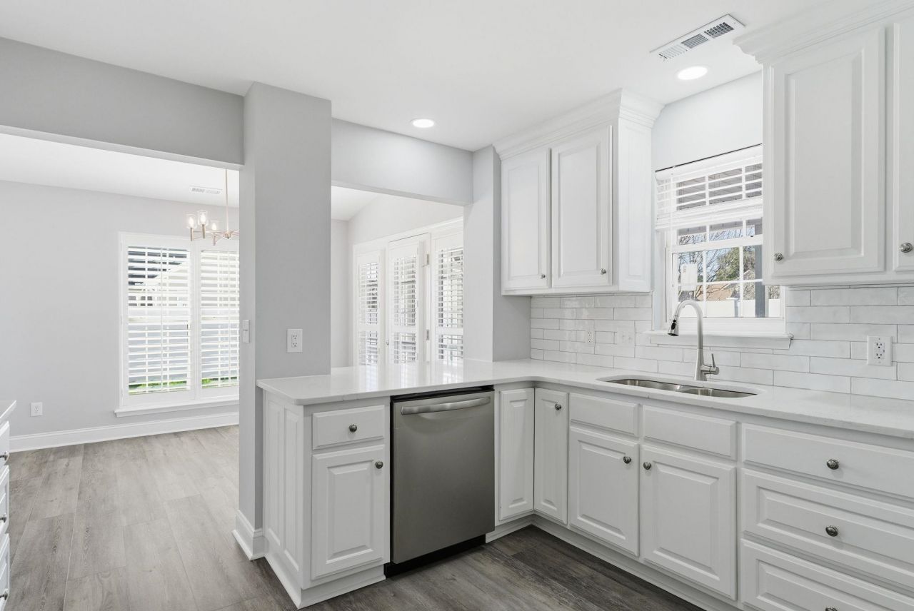 203 Silverbelle Blvd. Photo 10