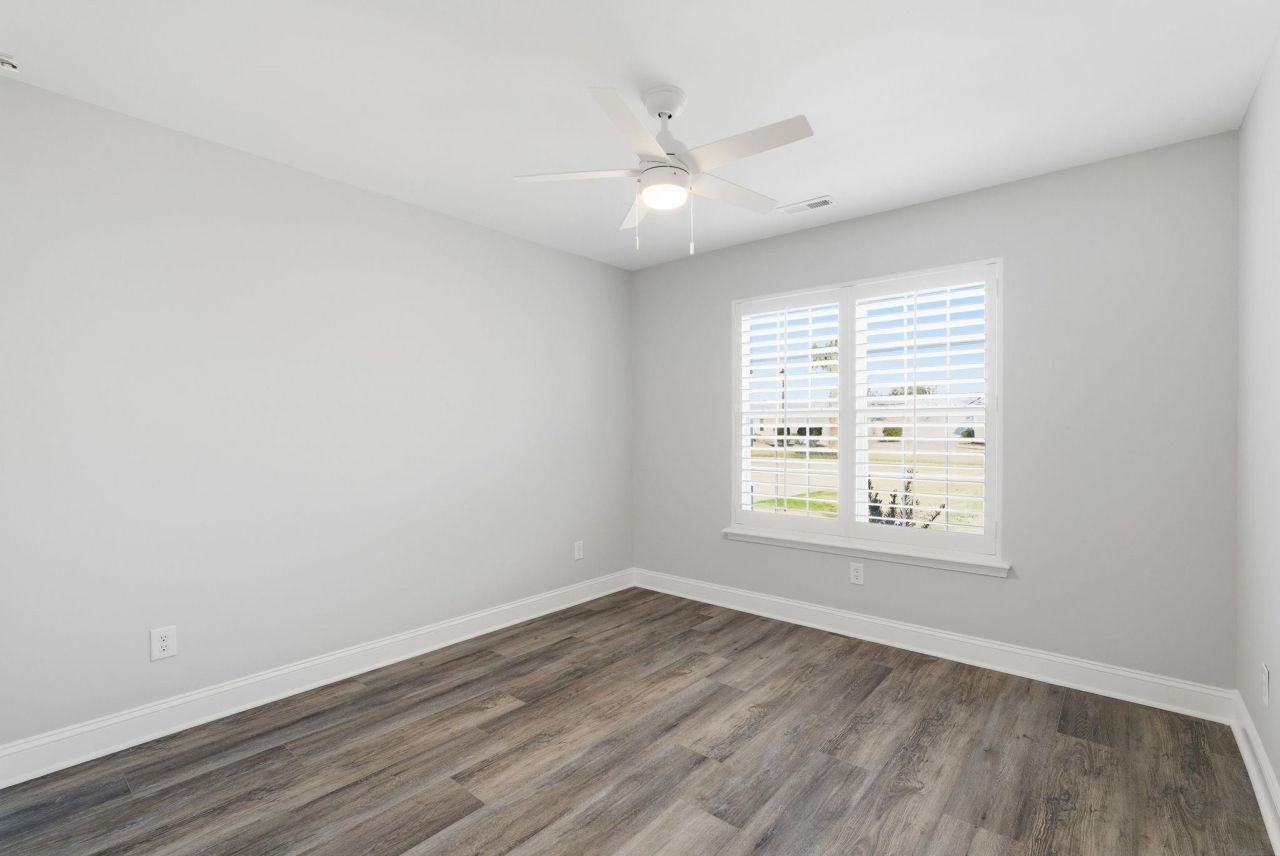 203 Silverbelle Blvd. Photo 23