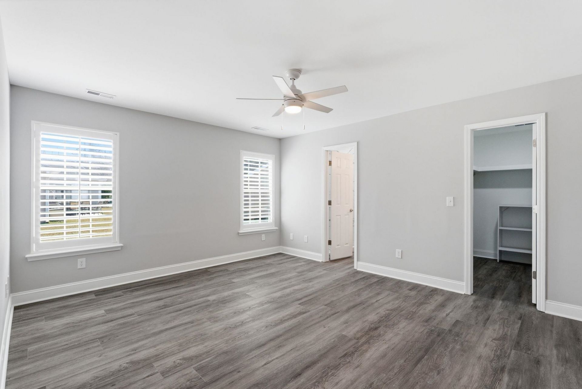203 Silverbelle Blvd. Photo 32
