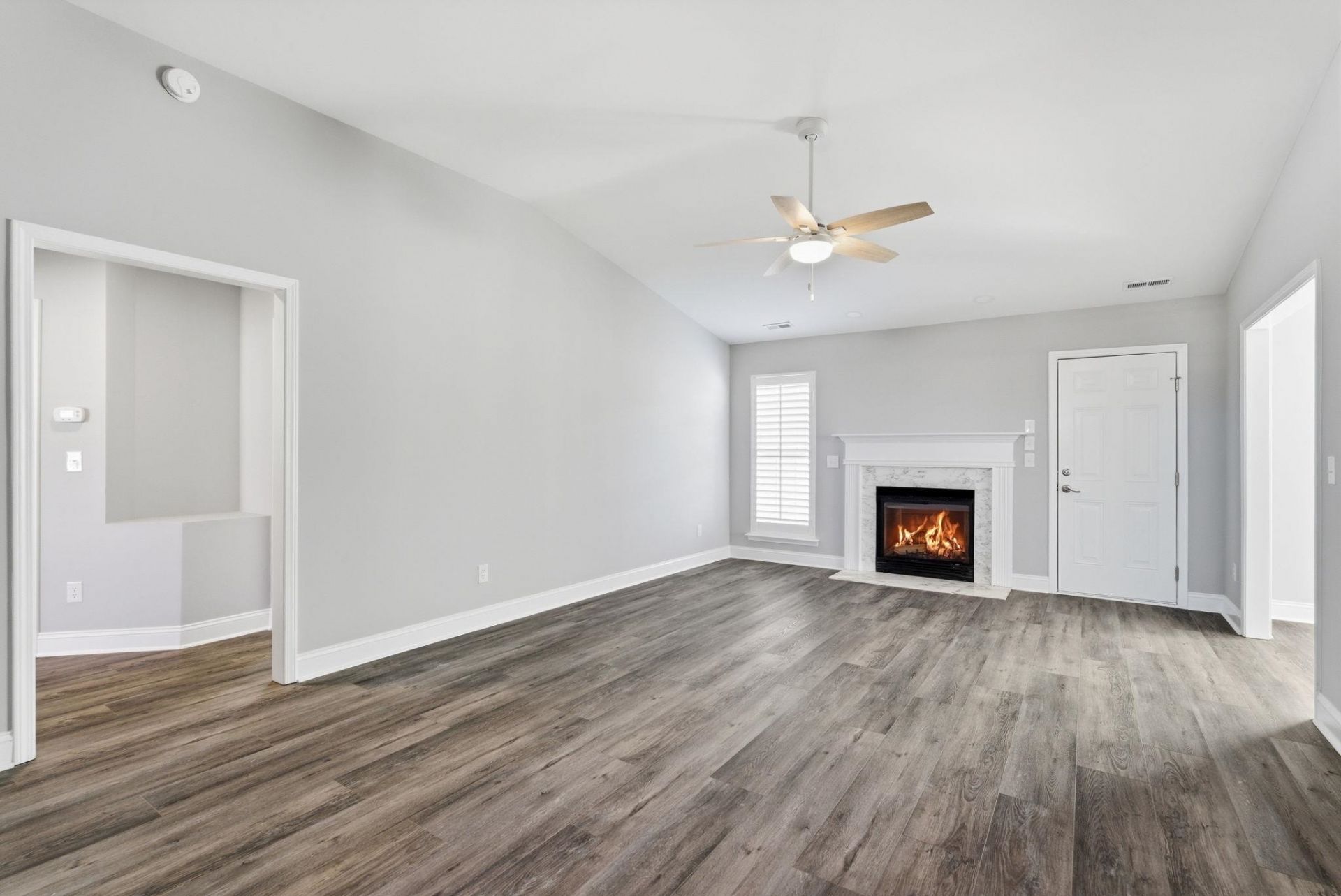 203 Silverbelle Blvd. Photo 4