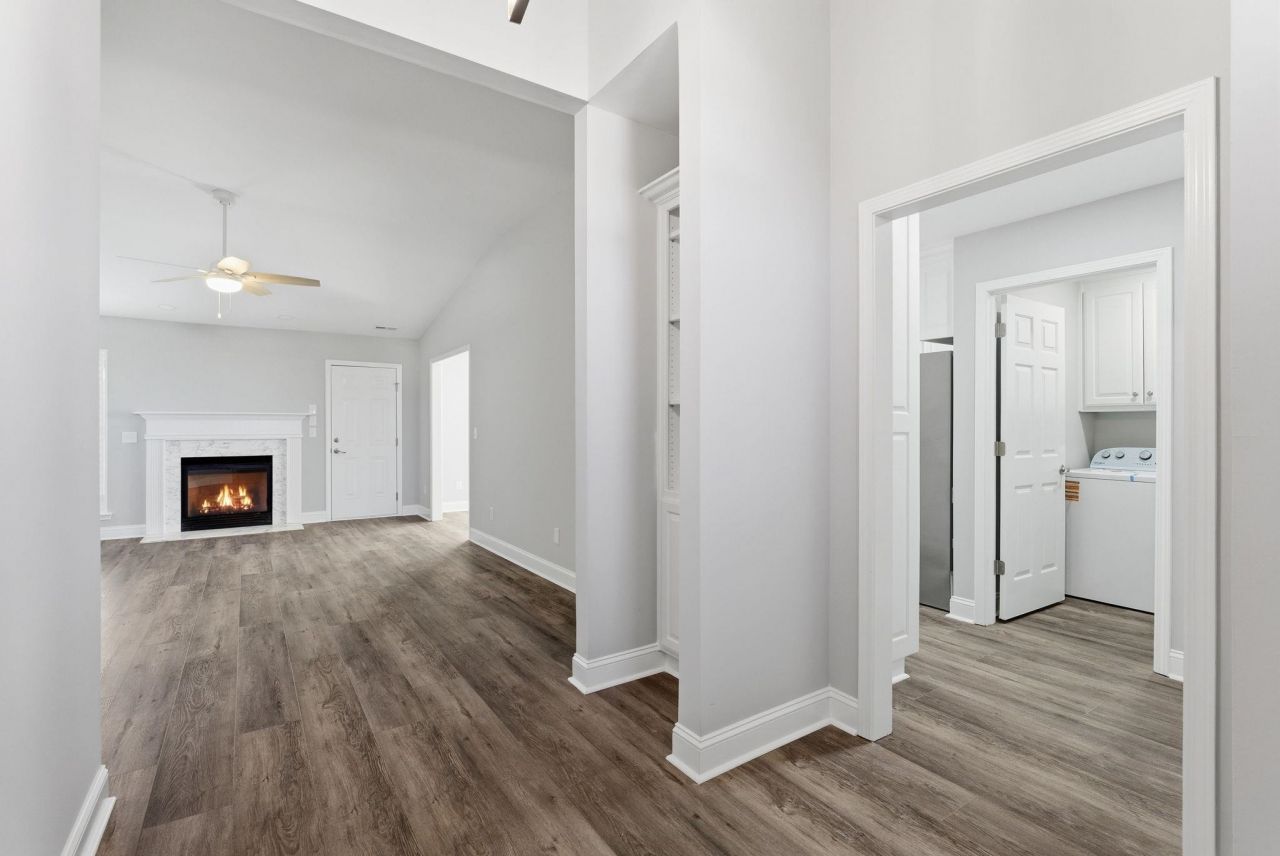 203 Silverbelle Blvd. Photo 4