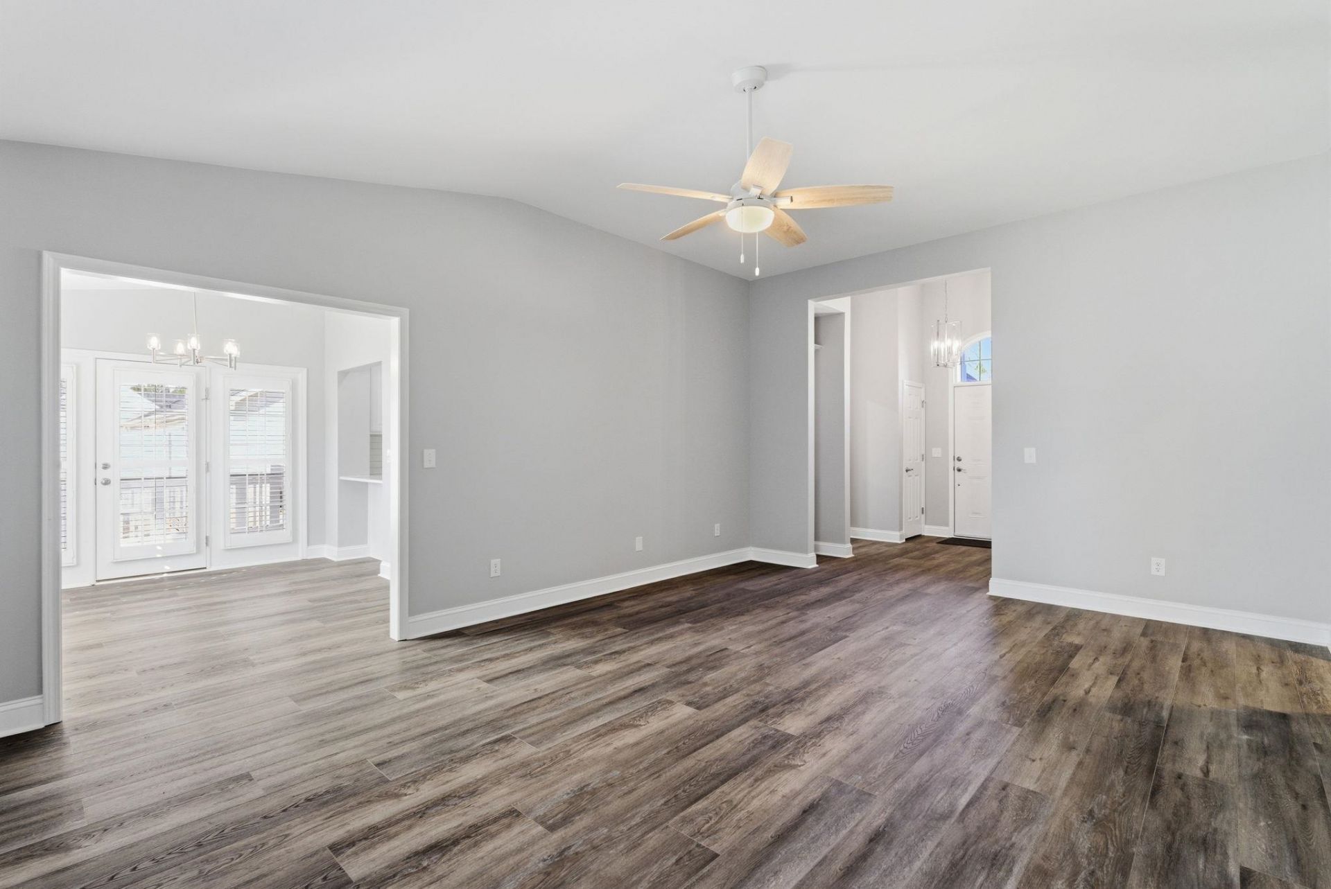 203 Silverbelle Blvd. Photo 6