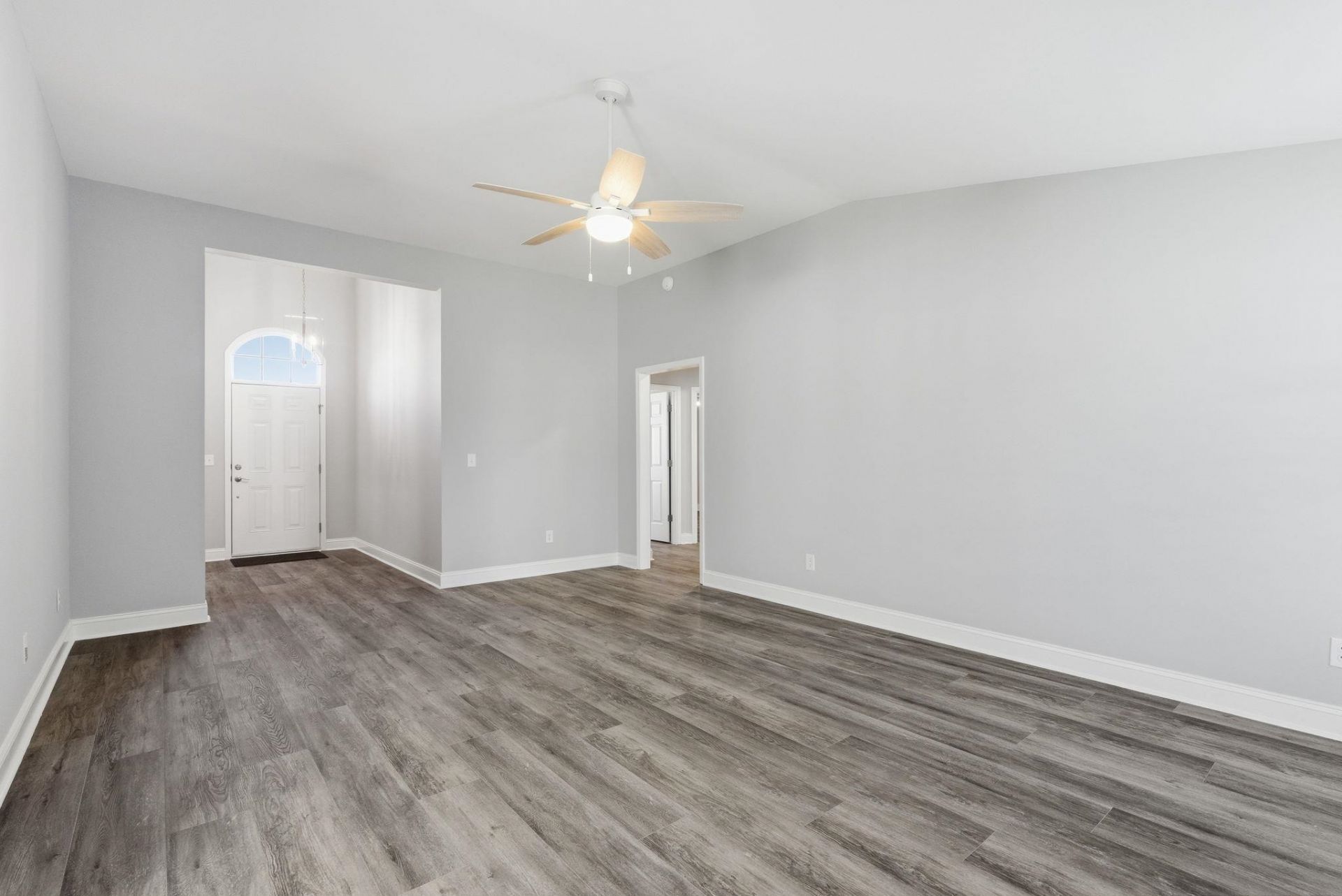 203 Silverbelle Blvd. Photo 7