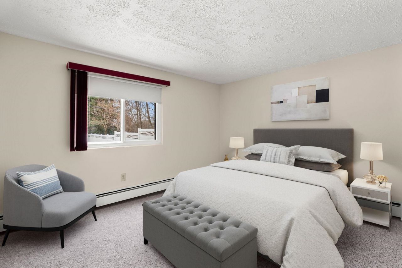 555 Calef Road, Unit 1, Manchester, NH 03103 Main Photo