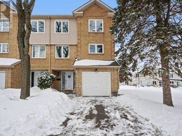 1931 Ashmont Street, Ottawa, ON K1C7B9