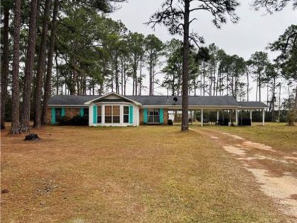 7565 County Road, Coden, AL 36523