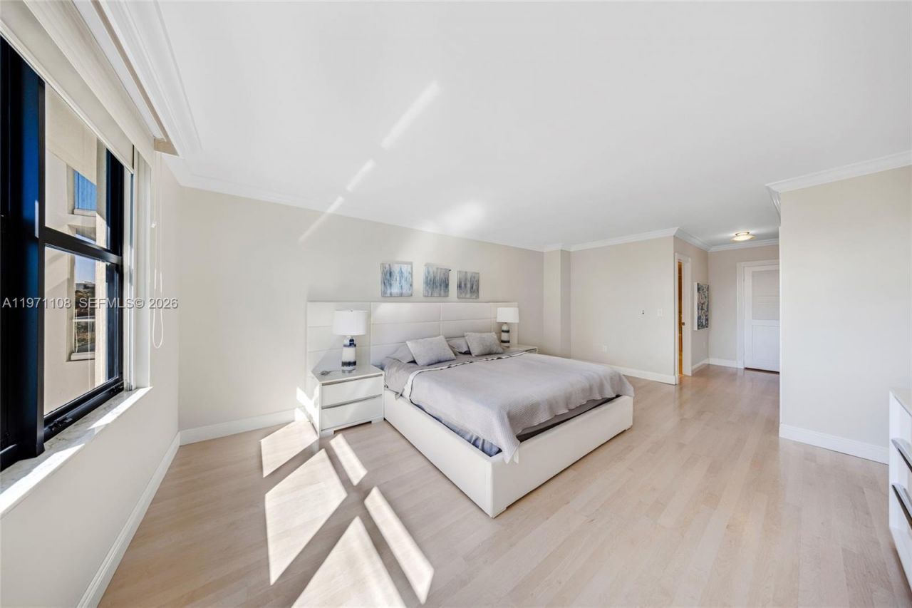 9801 Collins Ave, Unit 5S, Bal Harbour, FL 33154 Photo