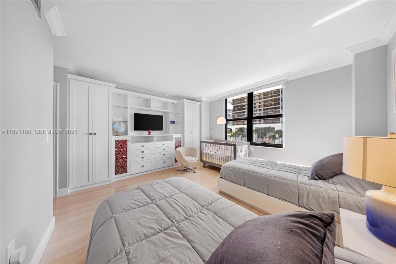 9801 Collins Ave, Unit 5S, Bal Harbour, FL 33154 Photo