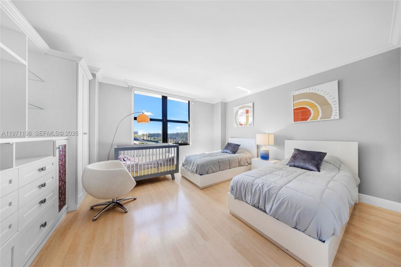 9801 Collins Ave, Unit 5S, Bal Harbour, FL 33154 Photo