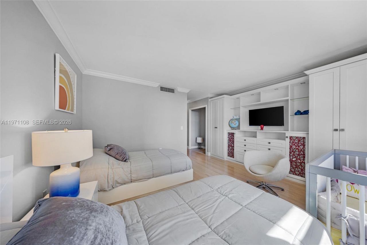 9801 Collins Ave, Unit 5S, Bal Harbour, FL 33154 Photo