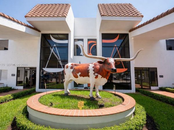 5969 NW 151st St, Miami Lakes, FL 33014