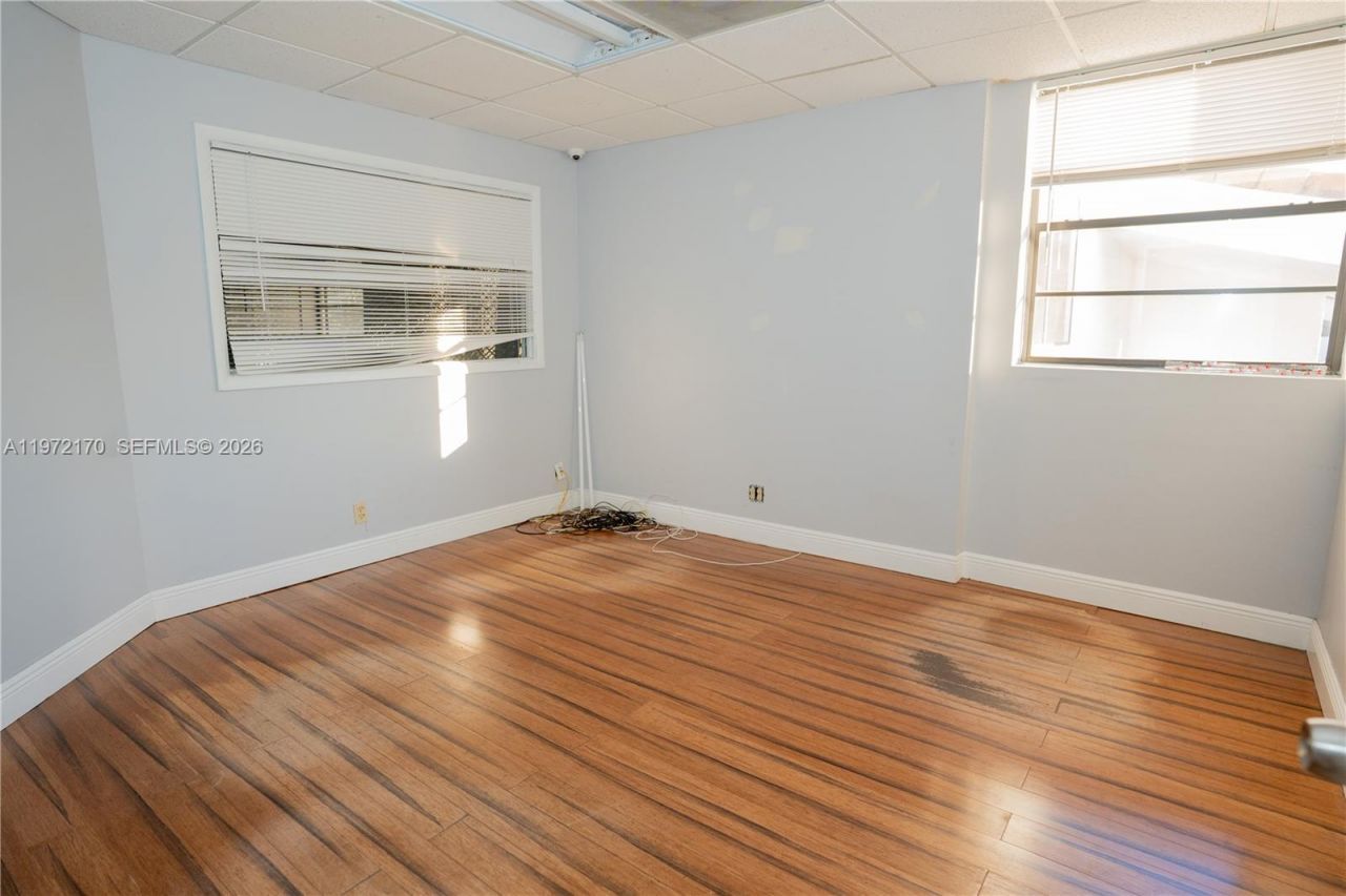 5969 NW 151st St, Miami Lakes, FL 33014 Photo