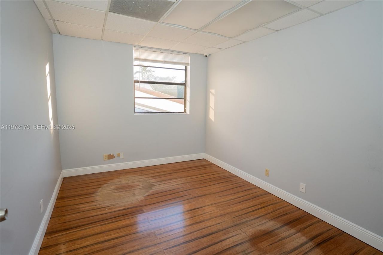 5969 NW 151st St, Miami Lakes, FL 33014 Photo