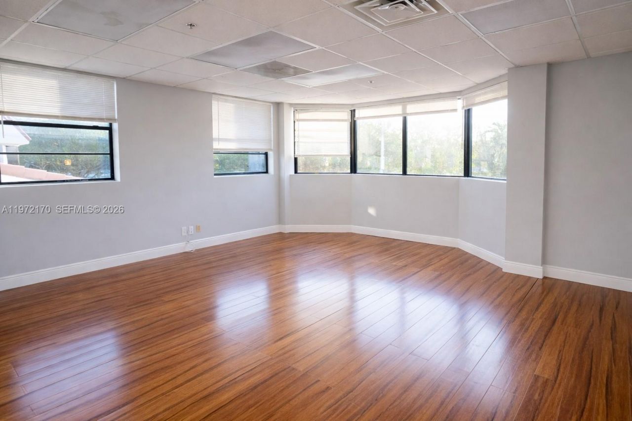 5969 NW 151st St, Miami Lakes, FL 33014 Photo