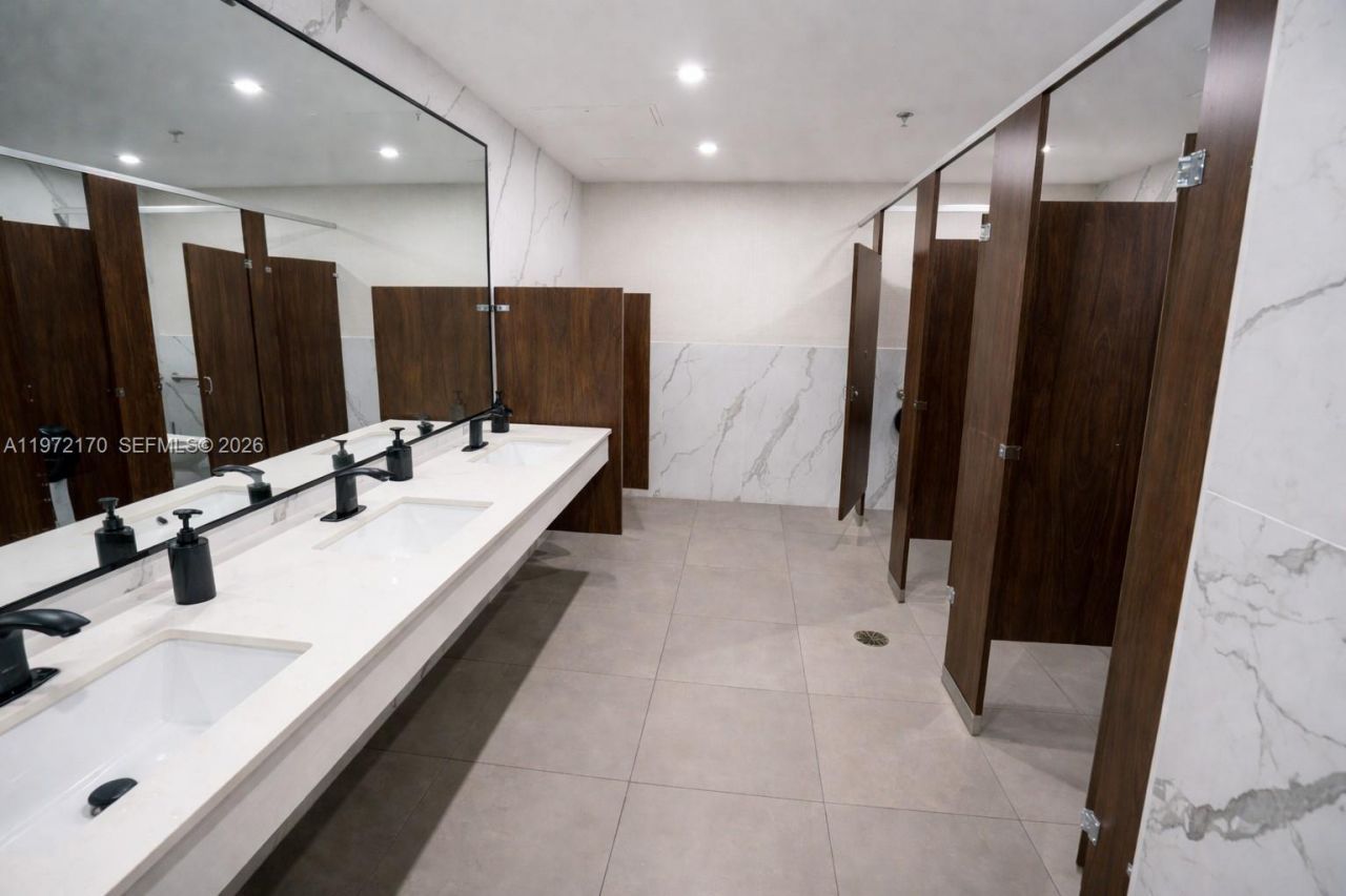 5969 NW 151st St, Miami Lakes, FL 33014 Photo