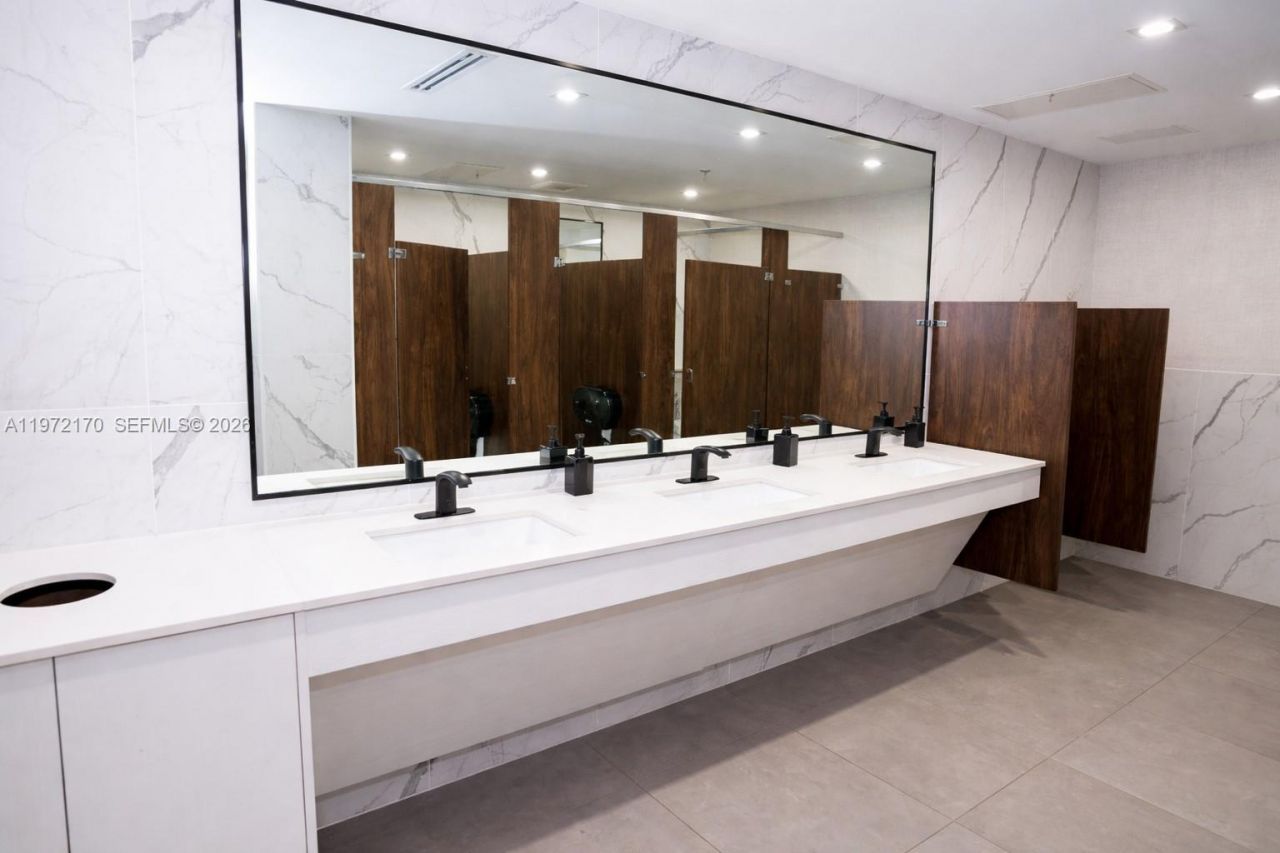 5969 NW 151st St, Miami Lakes, FL 33014 Photo