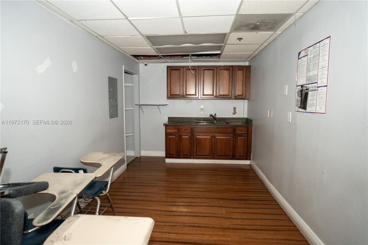 5969 NW 151st St, Miami Lakes, FL 33014 Photo