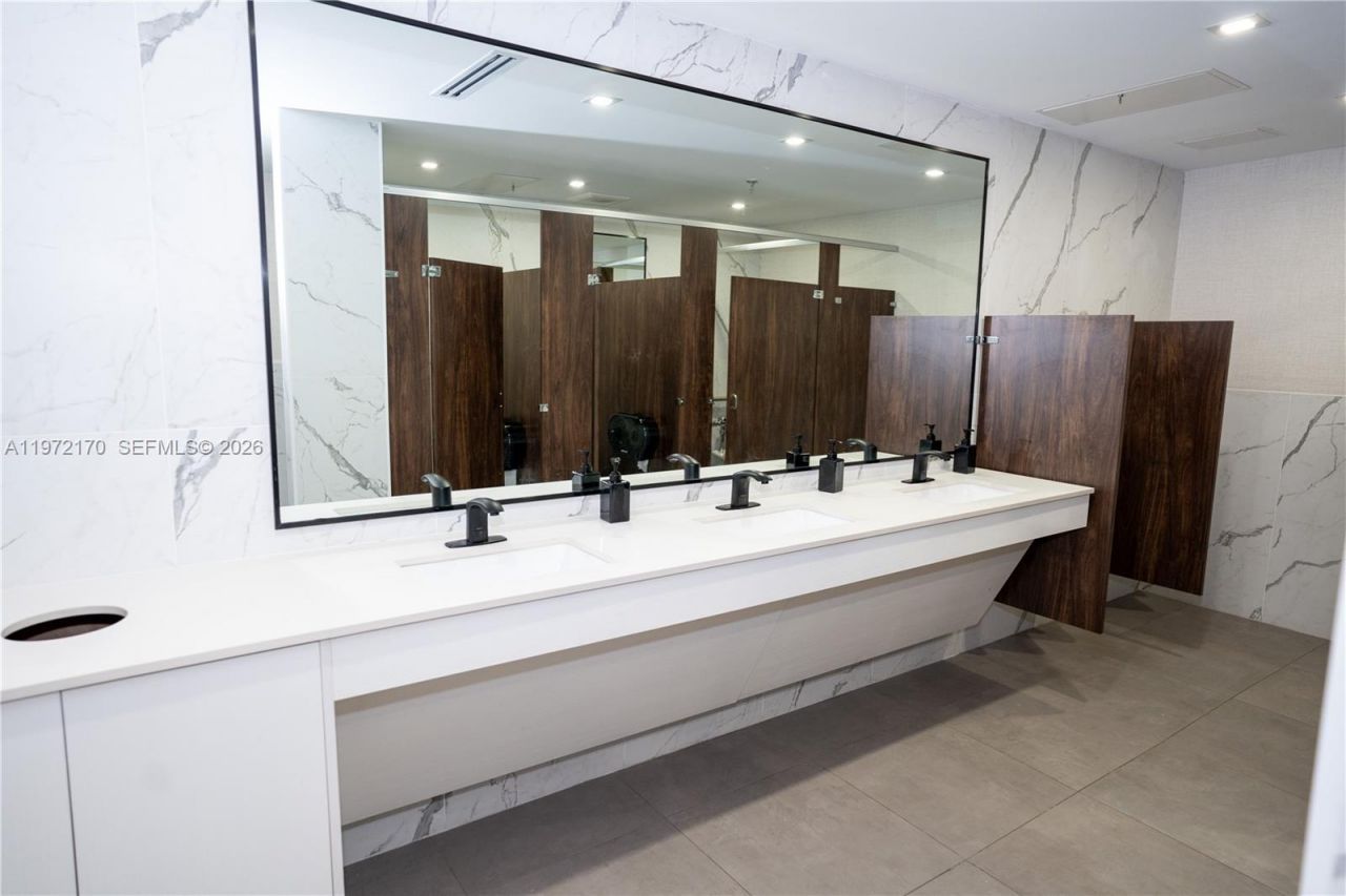 5969 NW 151st St, Miami Lakes, FL 33014 Photo