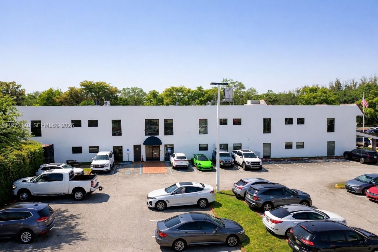 5969 NW 151st St, Miami Lakes, FL 33014 Photo