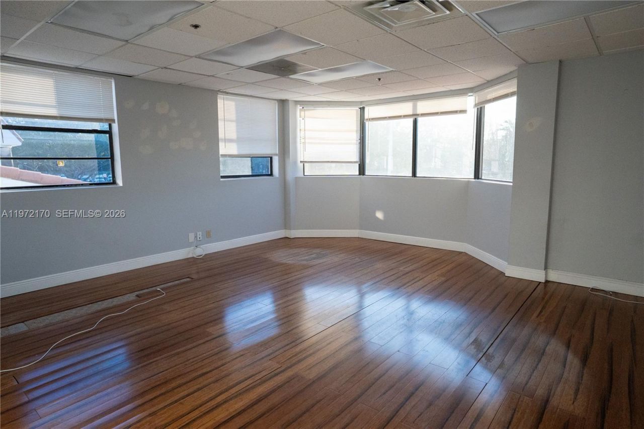 5969 NW 151st St, Miami Lakes, FL 33014 Photo