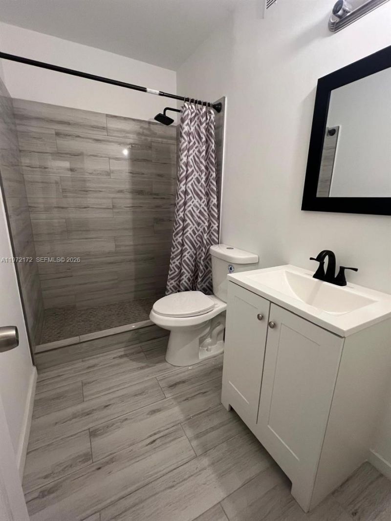 1560 NE 151st St, Unit 102, Miami, FL 33162 Photo