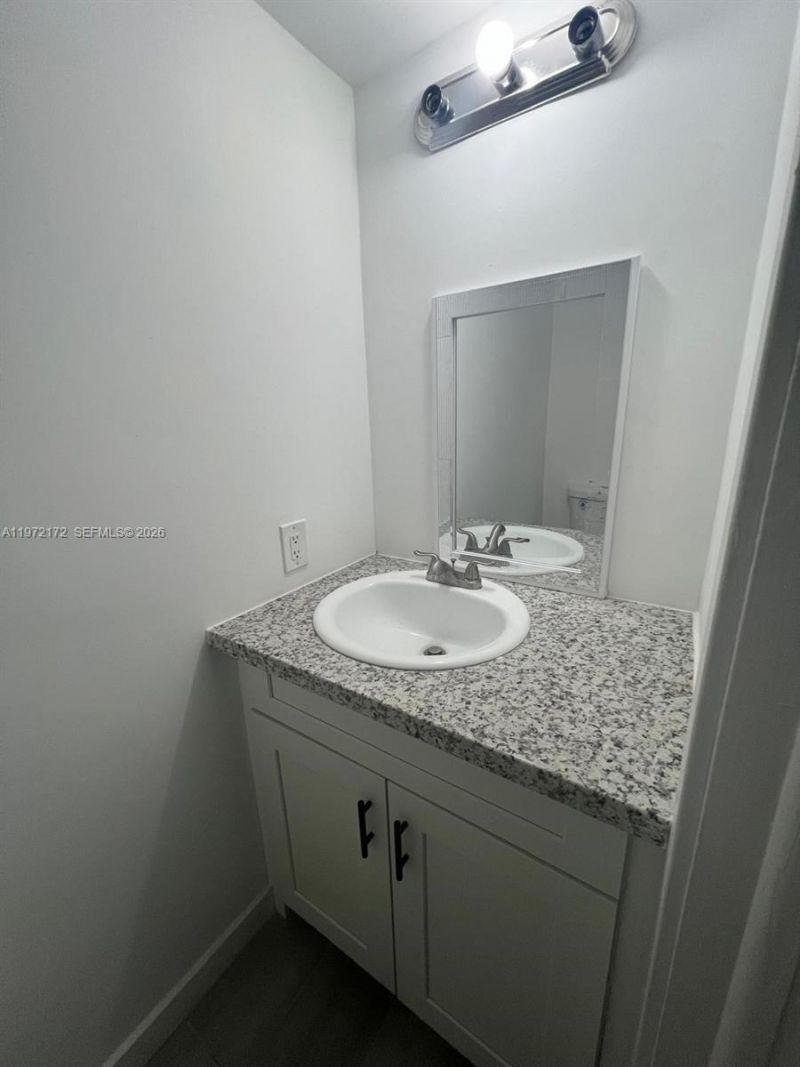1560 NE 151st St, Unit 102, Miami, FL 33162 Photo